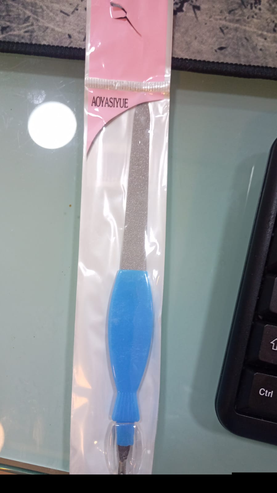 LIMA PARA UÑAS CON REMOVEDOR CUTÍCULA 2 EN 1 MANGO DE COLORES - FAN-513 - Imagen 1